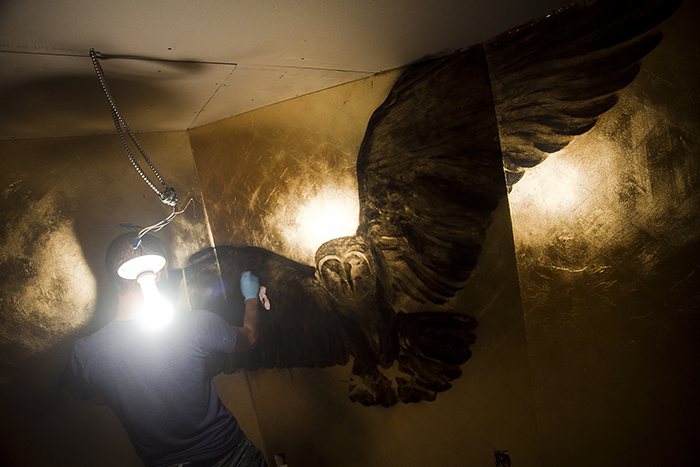 painting the owl at flyjin - photo by Karel Chladek - ledo ledo10