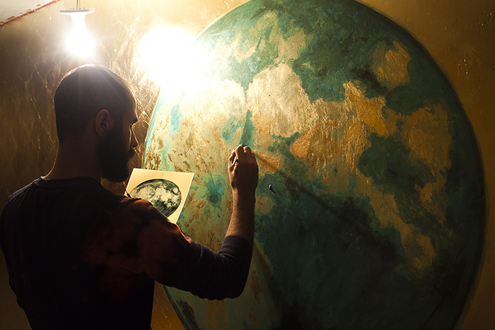 painting on gold leaf, work in progress at flyjin - photo by Karel Chladek - ledo ledo7